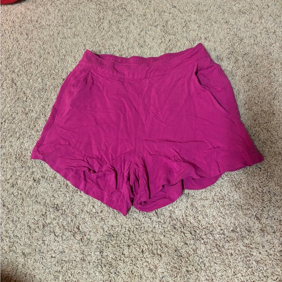 Old Navy Playa shorts S in dragonfruit - Picture 2 of 6